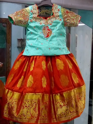 Deluxe Ladies Tailor — photo 1