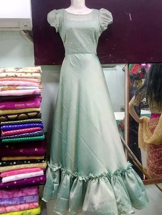 Deluxe Ladies Tailor — photo 3