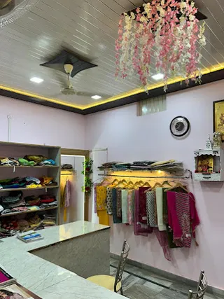 Pari Designer Boutique Agra - Best in Bridal Blouses, Designer Blouses, Saree Dresses, Kids Wear & Designer Suits — photo 2
