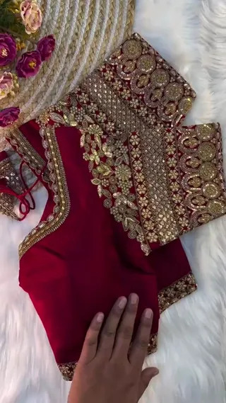 Pari Designer Boutique Agra - Best in Bridal Blouses, Designer Blouses, Saree Dresses, Kids Wear & Designer Suits — photo 3