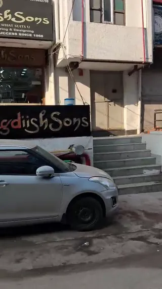 Jagdiish Sons - Best Men and Women Clothing Shop in Agra — photo 2