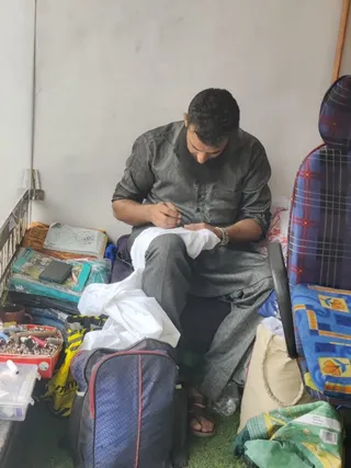Rafugar(Darner) mending(pashmina) — work photo 2