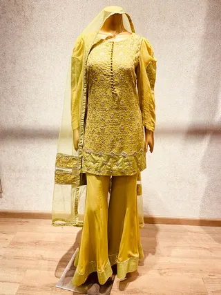 Apurva Kansall Couture — work photo 5