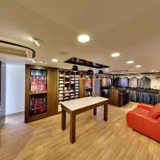 The Raymond Shop — photo 1