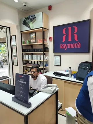 The Raymond shop — photo 1